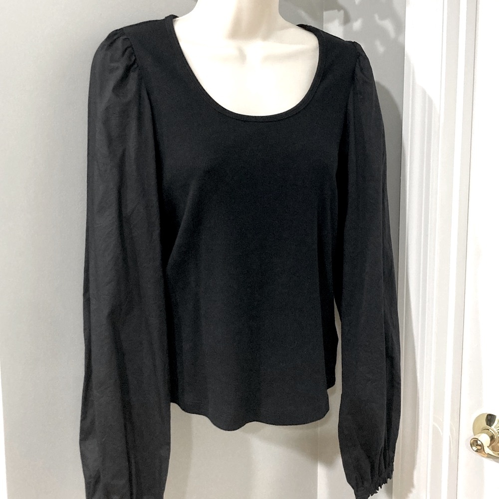 NWOT Old Navy Puff Sleeve Black Top